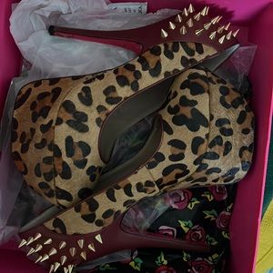 Betsy Johnson spiked heel size 9